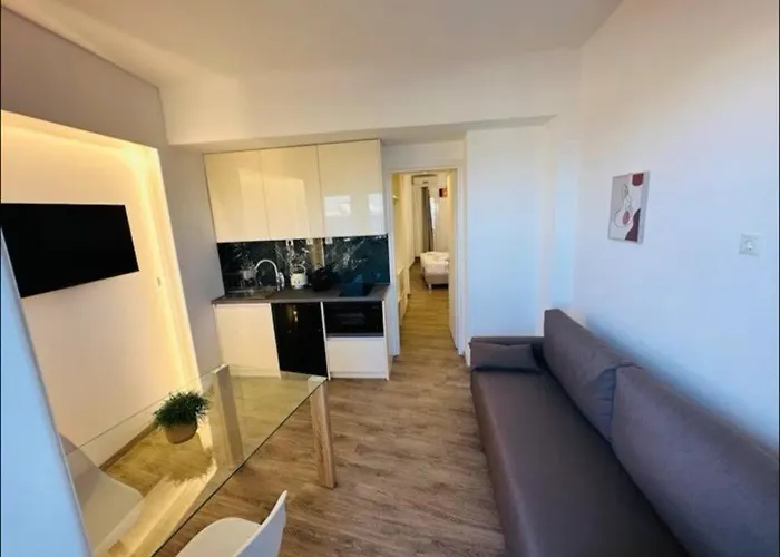 Breeze - Seafront Апартаменты